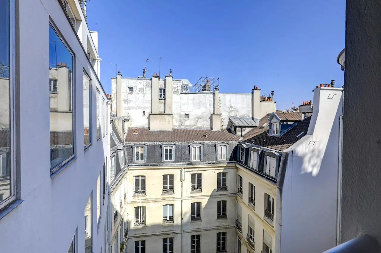 Louvre & Palais Royal - Cityapartmentstay Paris